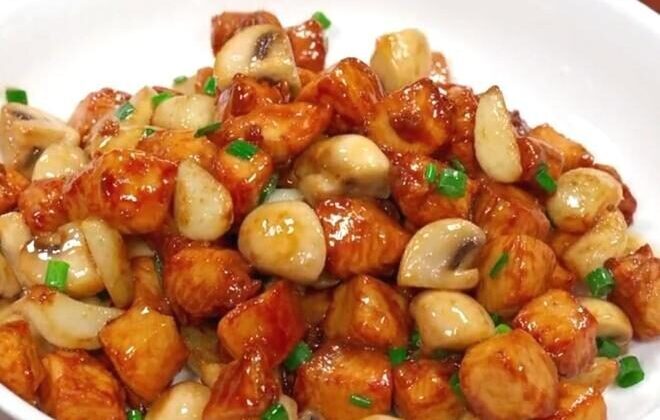 Cantonese-Style Chicken and Mushroom Stir-Fry