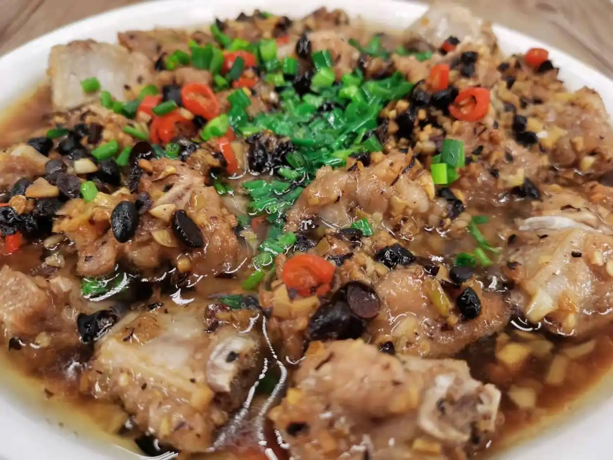 Cantonese-style steamed pork ribs with black bean sauce