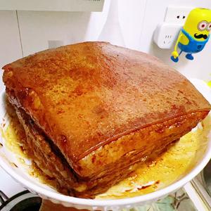 Apply first-extraction soy sauce (or premium light soy sauce) evenly all over the surface for color.