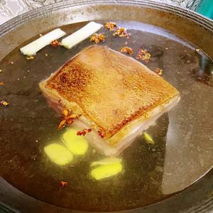 Place the pork belly in a pot of cold water
